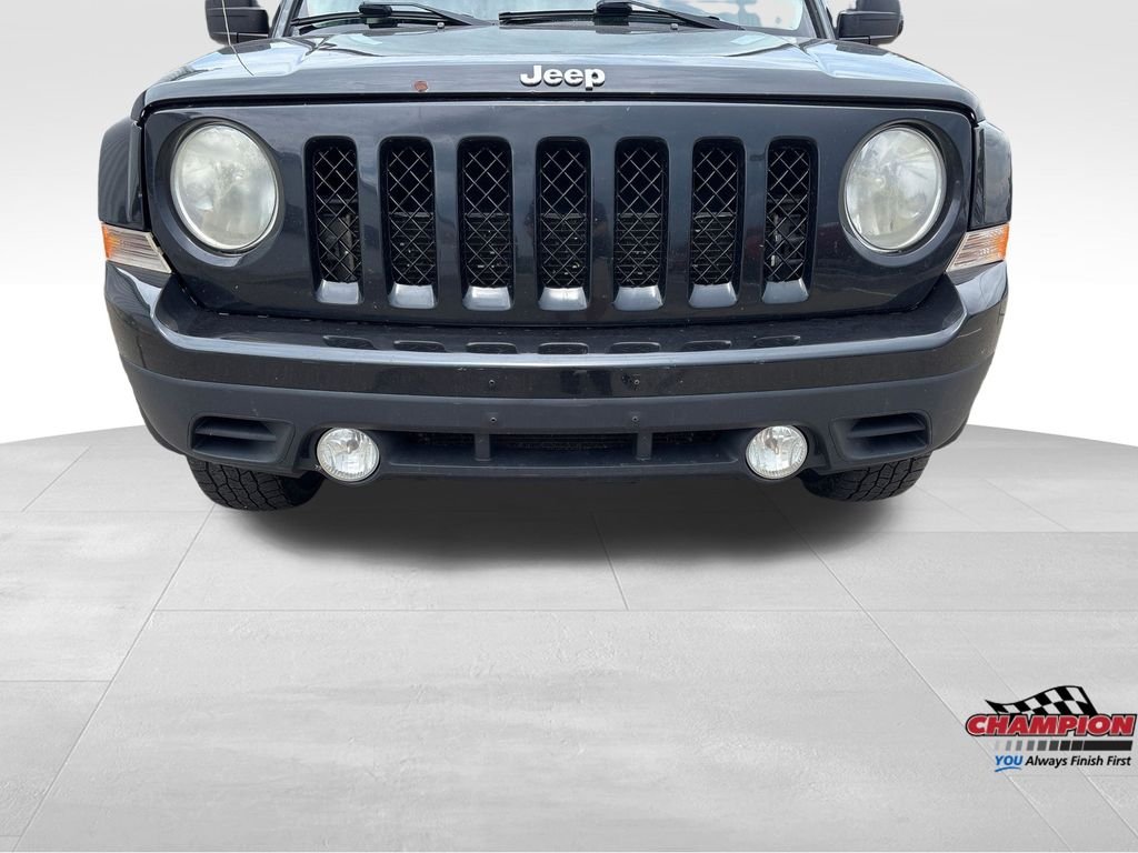Used 2012 Black Jeep Latitude image 8