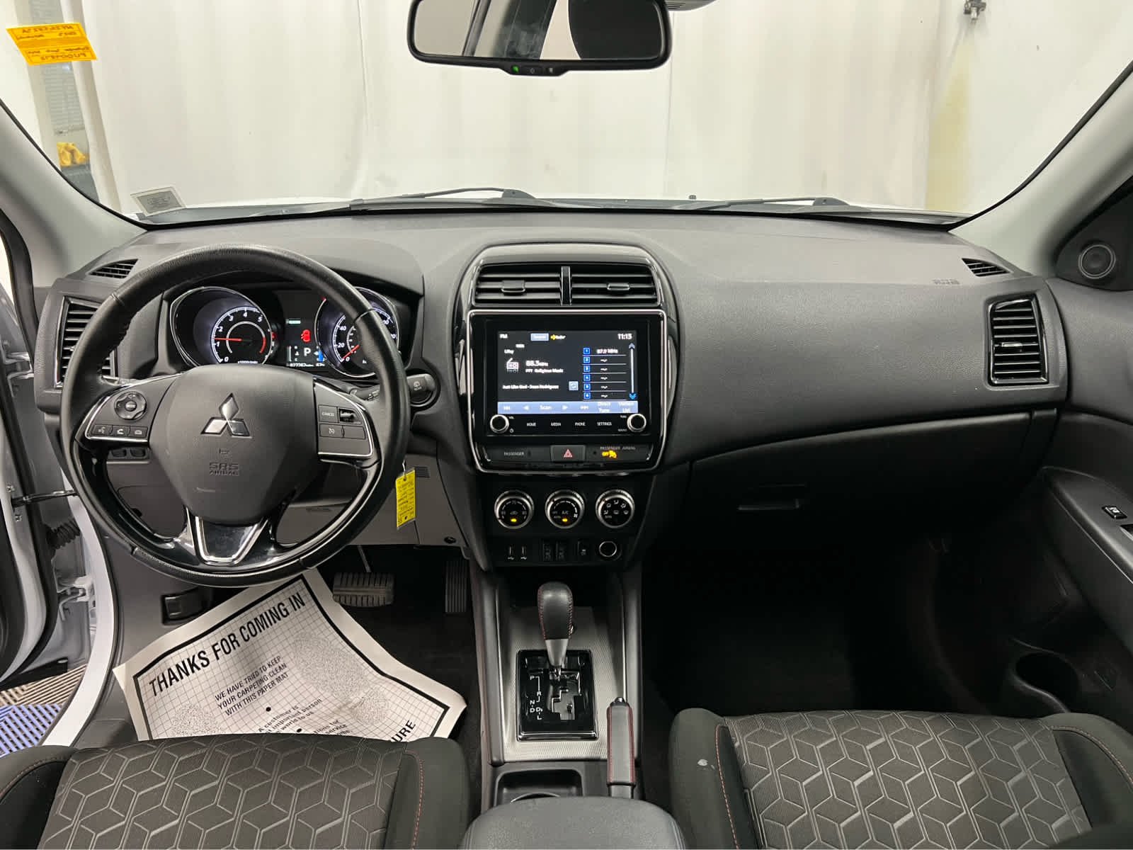 Used 2023 White Diamond Mitsubishi LE image 24