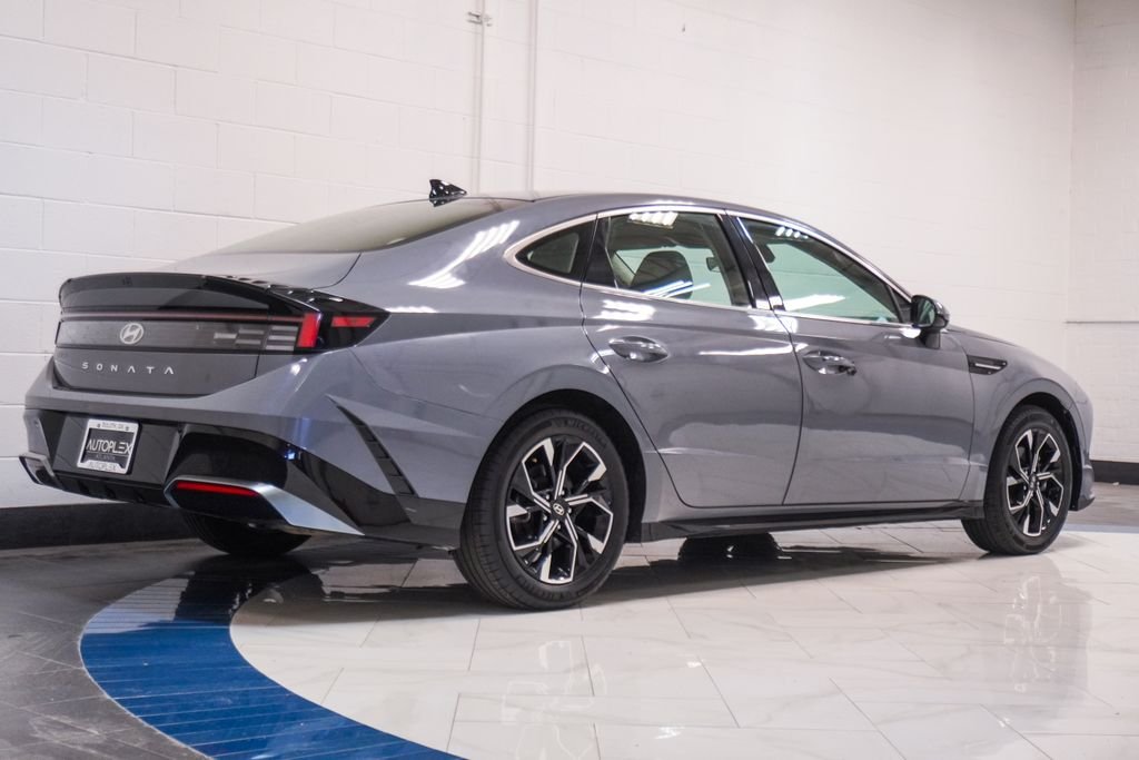 Used 2024 Blue Hyundai SEL image 33