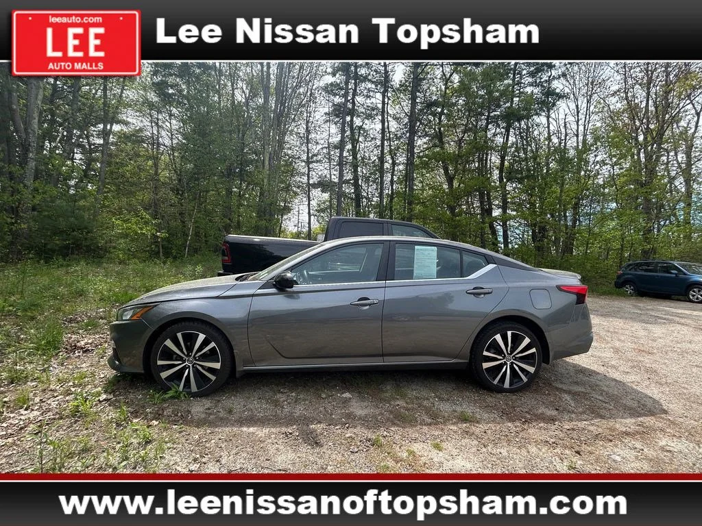 Used 2022 Gun Metallic Nissan 2.5 SR image 2