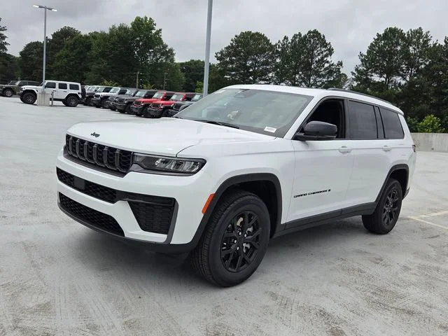 New 2026 Bright White Clear-Coat Exterior Paint Jeep Altitude image 3