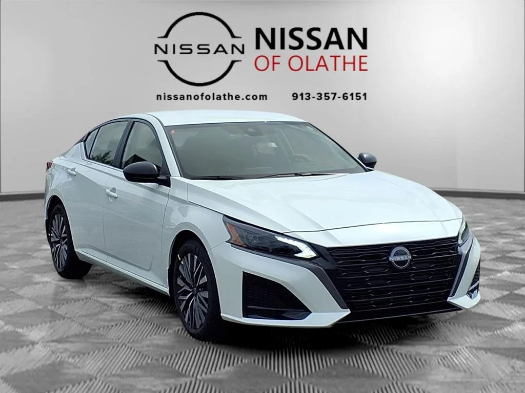 New 2026 White Nissan 2.5 SV image 29