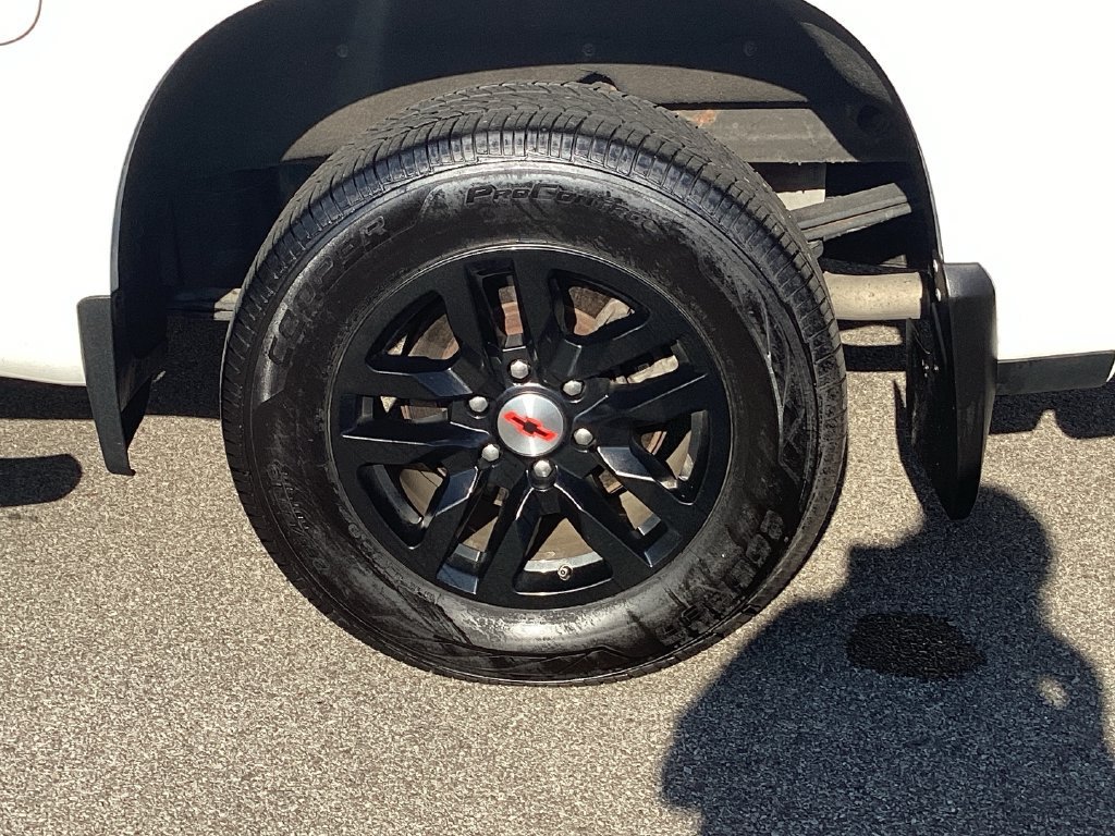 Used 2021 SUMMIT WHITE Chevrolet RST image 23