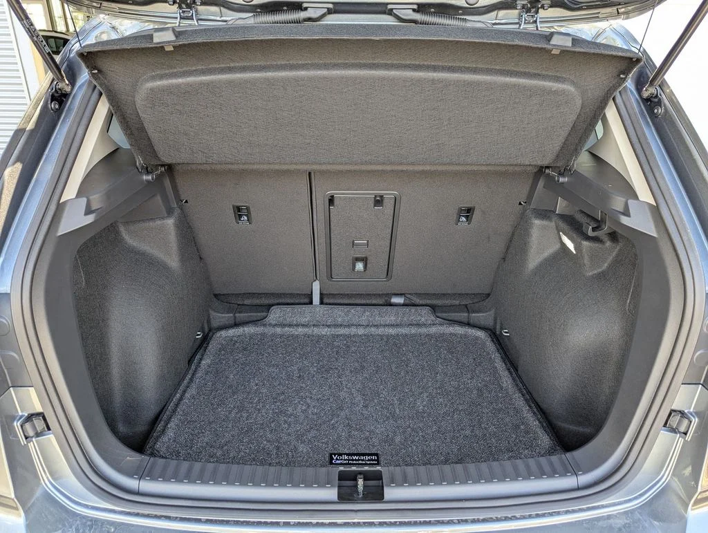 2025 Volkswagen Taos SE - Photo 19