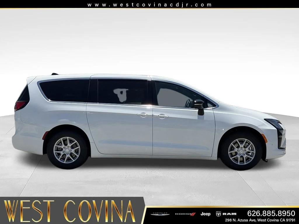 New 2027 Bright White Clear-Coat Exterior Paint Chrysler Select image 6