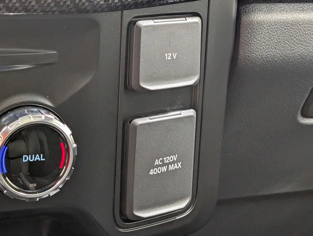 New 2026 Agate Black Metallic Ford F-250® Lariat® image 9