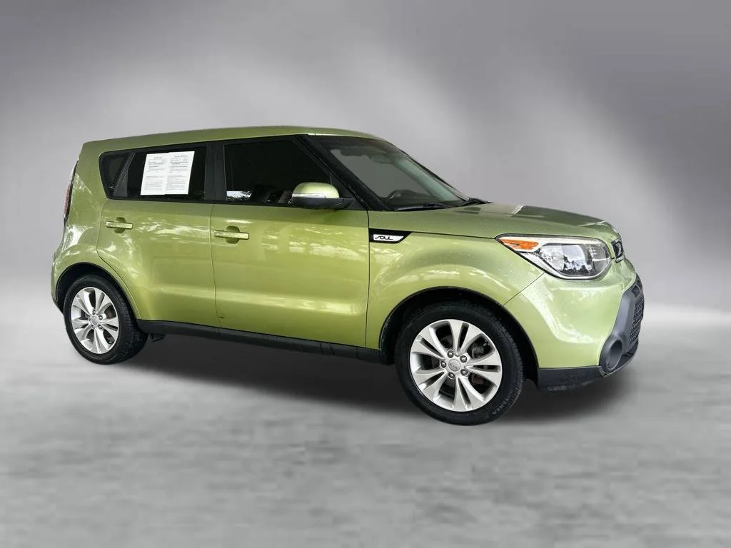 Used 2014 Green Kia Plus image 2