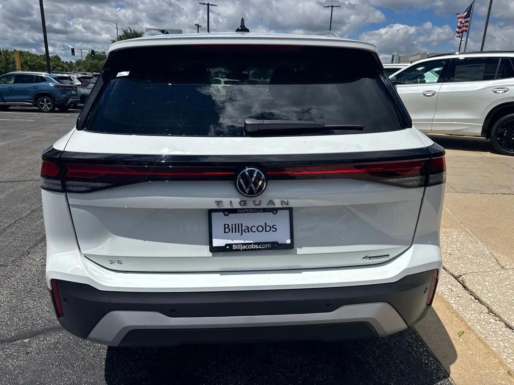 Certified Used 2025 Pure White Volkswagen 2.0T SE image 5