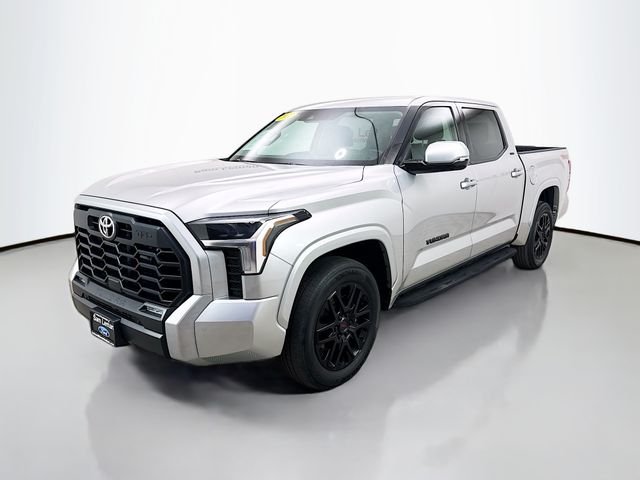 Used 2022 Silver Toyota SR5 image 3