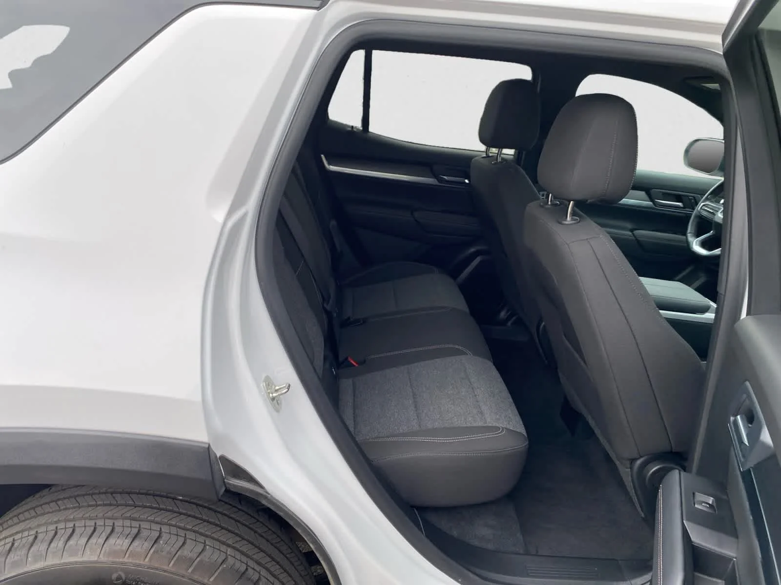 Used 2026 Summit White GMC Elevation image 22