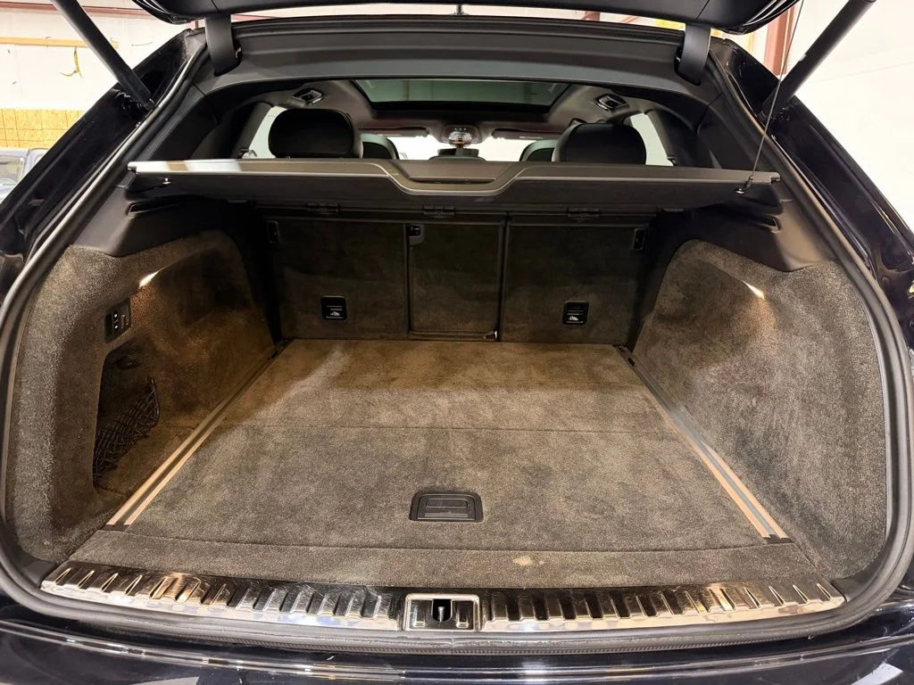Used 2018  Bentley W12 image 47