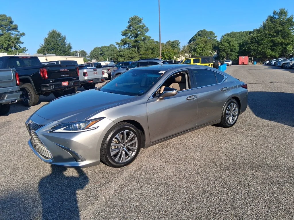Used 2021 Silver Lexus 350 image 1