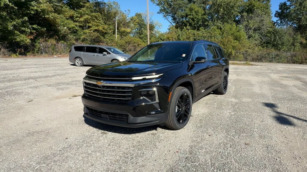 2027 Chevrolet Traverse LT - Photo 4