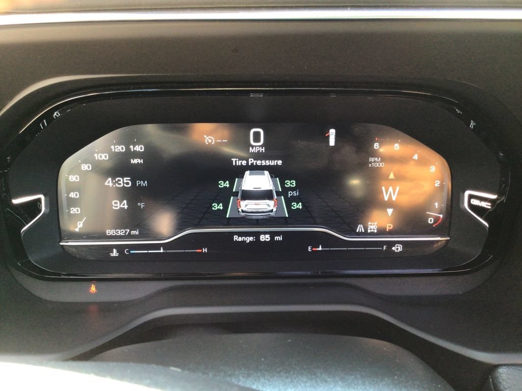 2024 GMC Yukon Denali - Photo 27