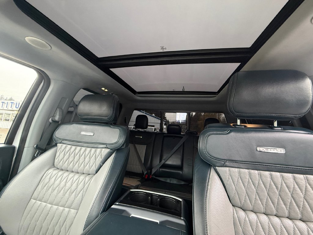 Used 2022 White Ford  image 26