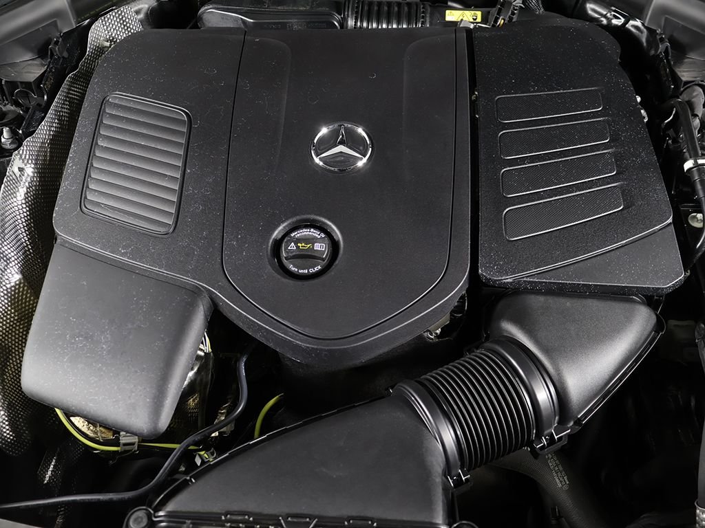 Used 2025 Gray Mercedes-Benz GLC 300 image 22