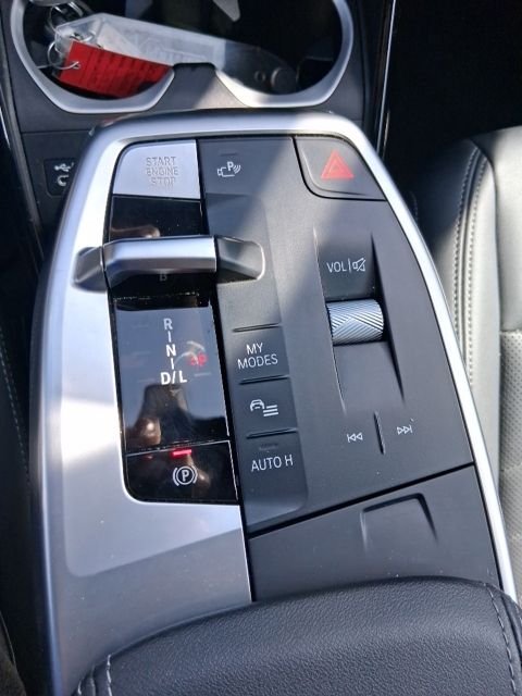 Used 2024 Silver BMW xDrive28i image 12