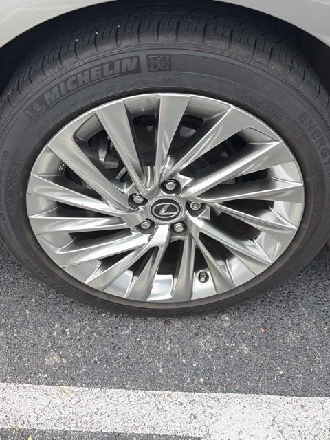 Used 2021 Silver Lexus ES 300h Luxury image 8