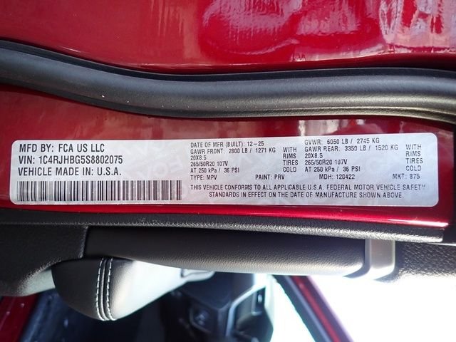 New 2025 Velvet Red Pearl-Coat Exterior Paint Jeep Limited image 16