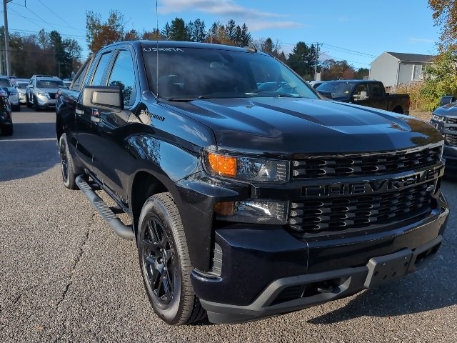 2022 Chevrolet Silverado 1500 Custom photo 2