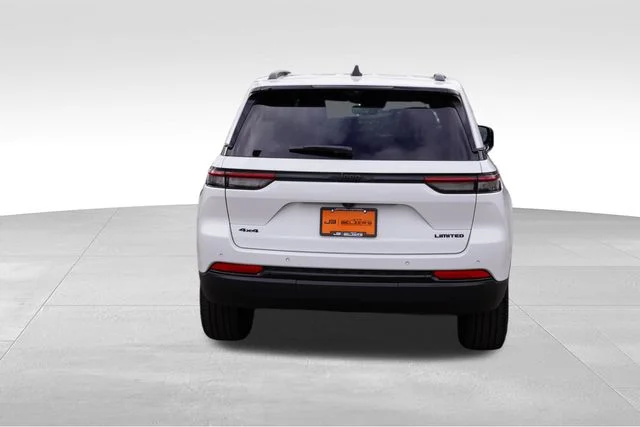 Used 2025 White/off-white Jeep Limited image 6