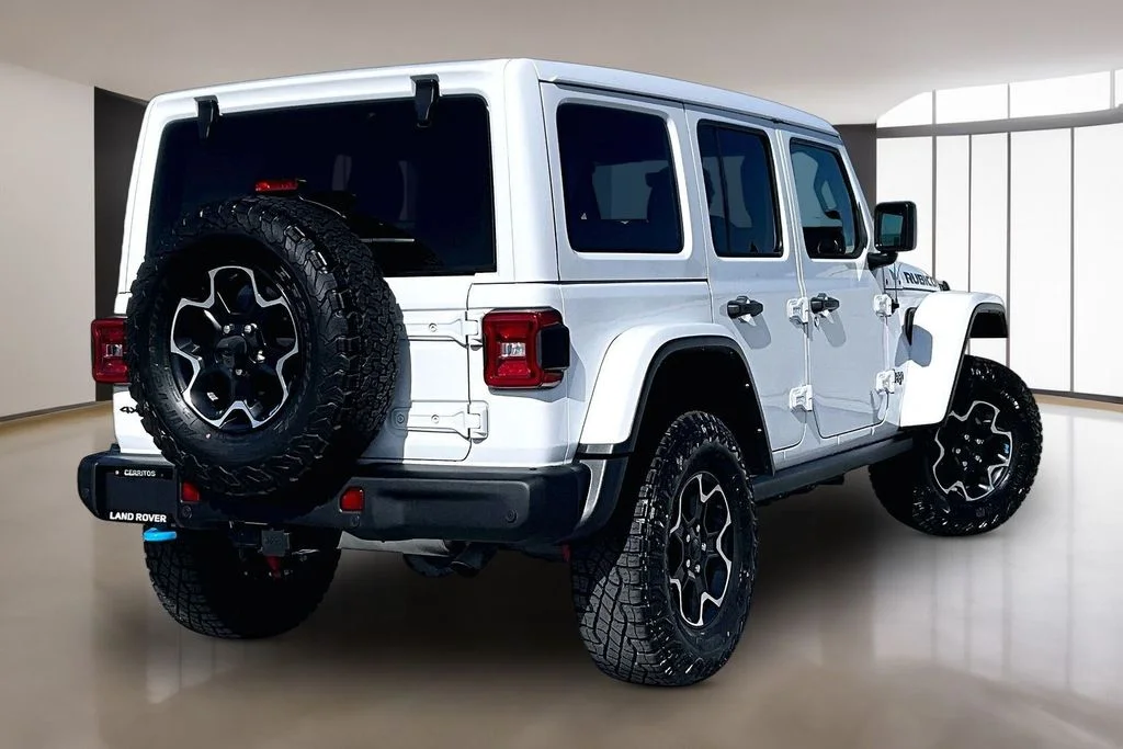 Used 2022 White Jeep Unlimited Rubicon 4xe image 6