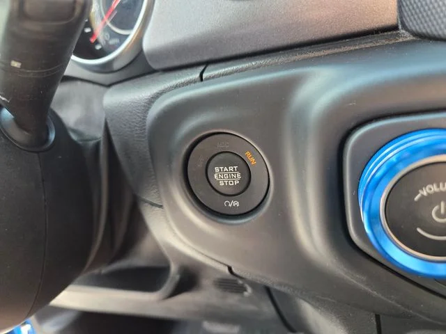 Certified Used 2020 Blue Jeep Mojave image 27