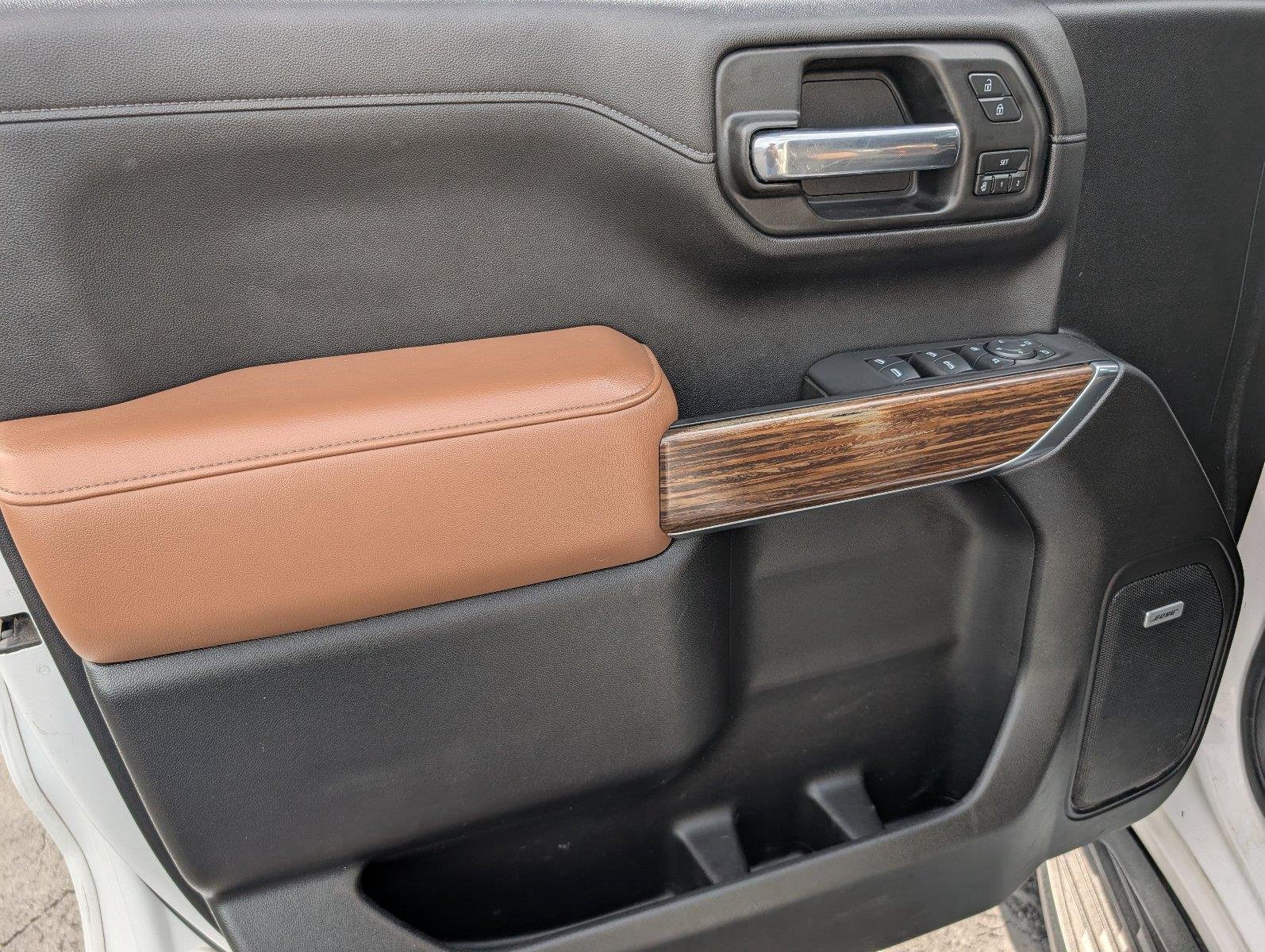 Used 2020 IRIDESCENT PEARL TRICOAT Chevrolet High Country image 16