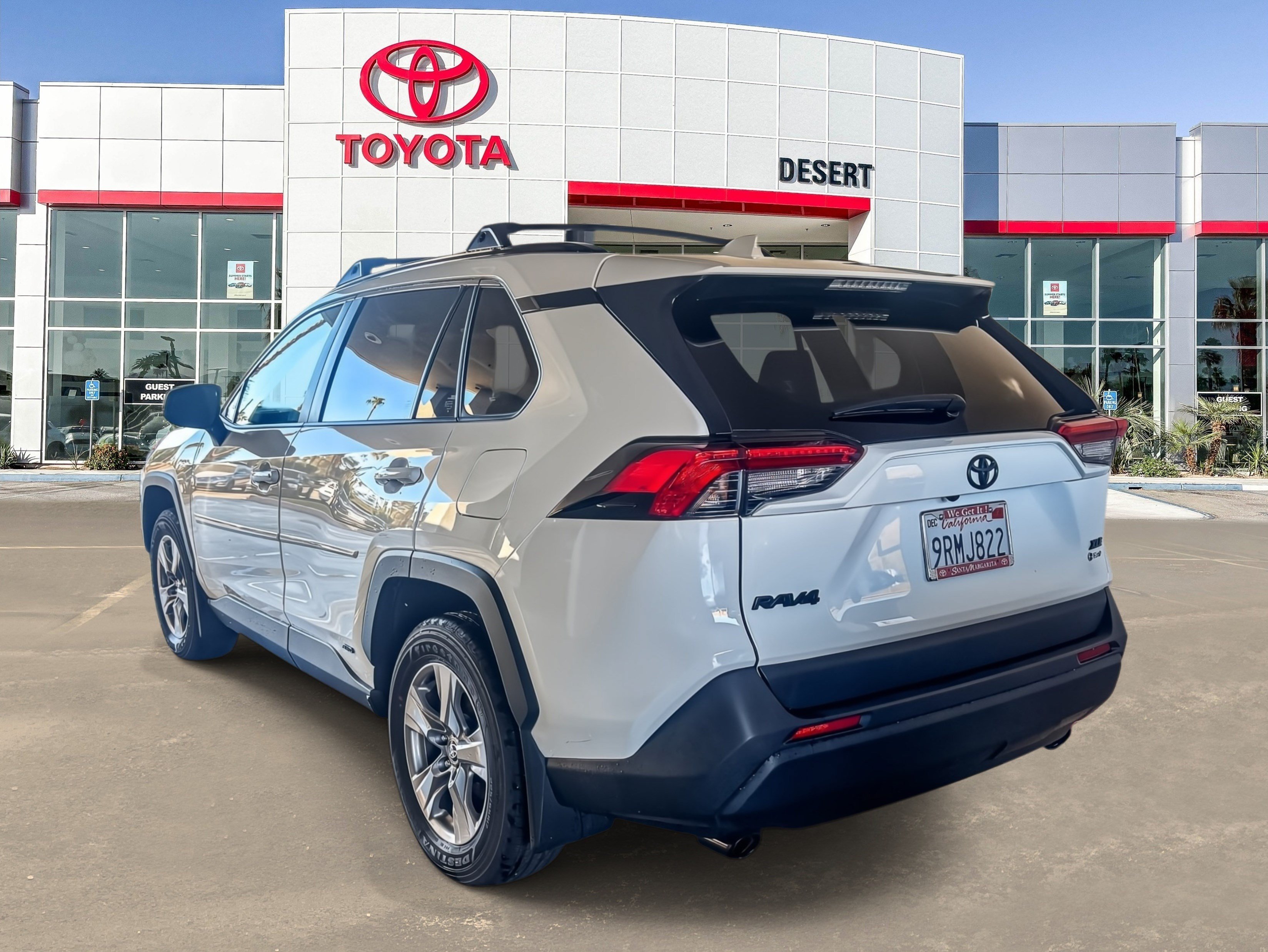 Used 2025 Ice Cap Toyota Hybrid XLE image 4