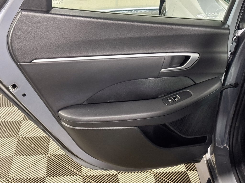 Used 2025 Blue Hyundai SEL image 18