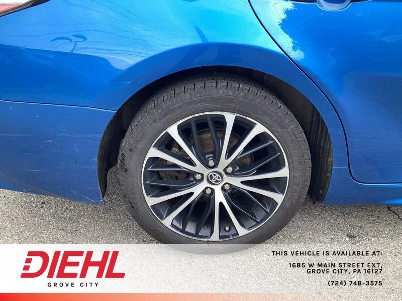Used 2019 Blue Toyota SE image 9