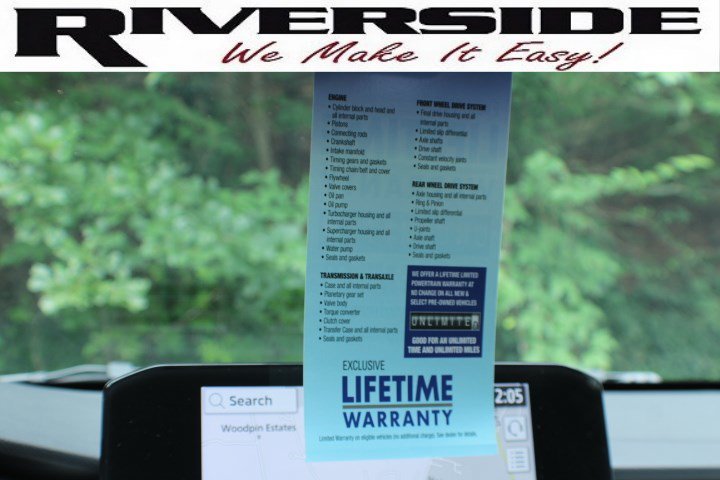 Used 2024 White Mitsubishi SEL image 9
