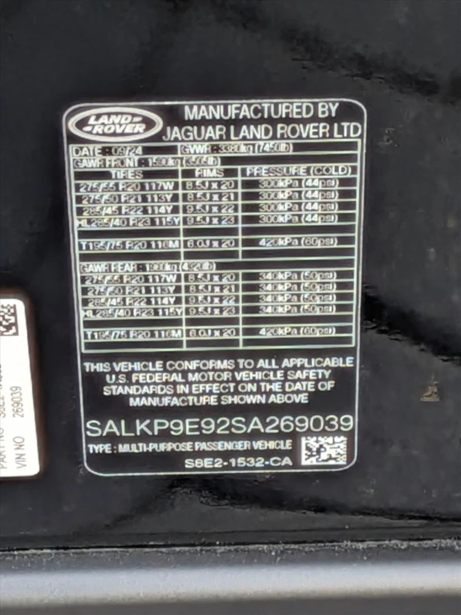 Used 2025 Santorini Black Metallic Land Rover SE image 26