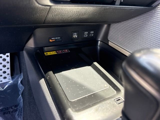 Used 2025  Toyota SE image 25