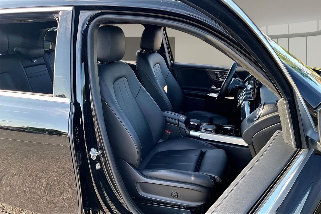 Used 2021 Black Mercedes-Benz GLB 250 image 7