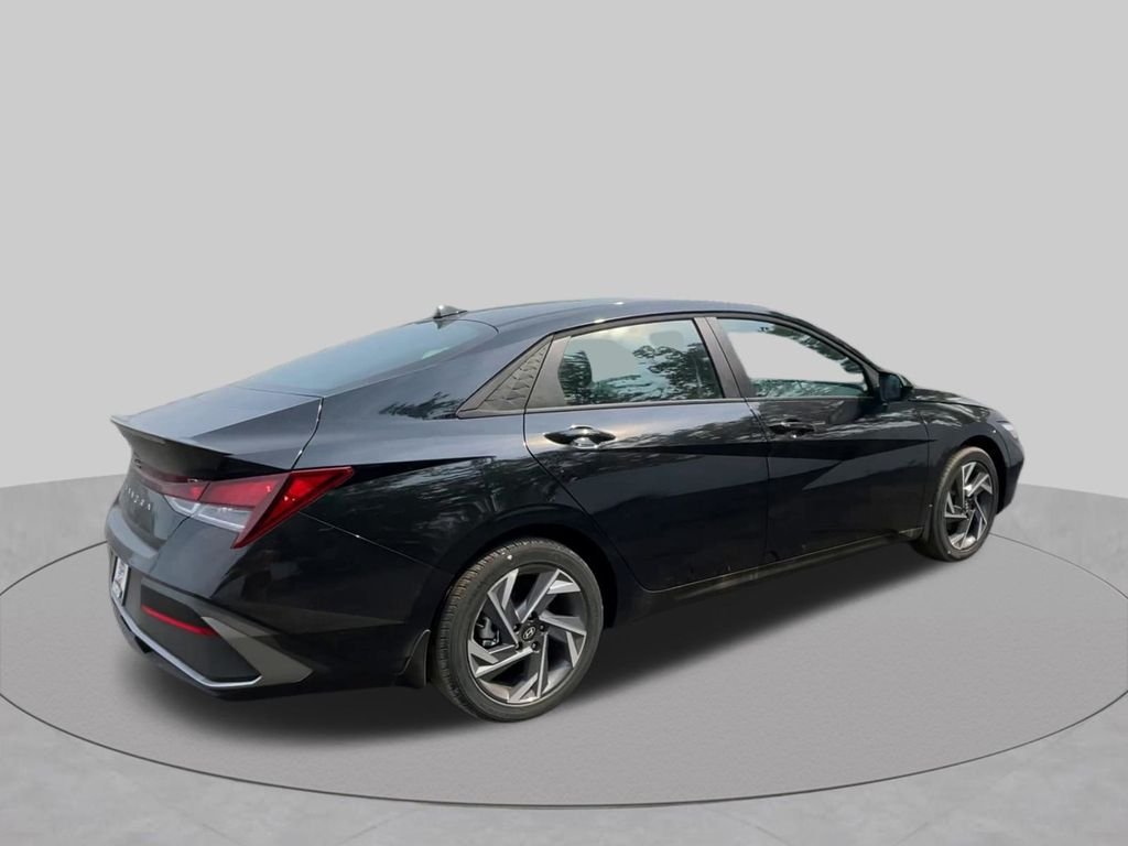 2025 Hyundai Elantra SEL - Photo 24