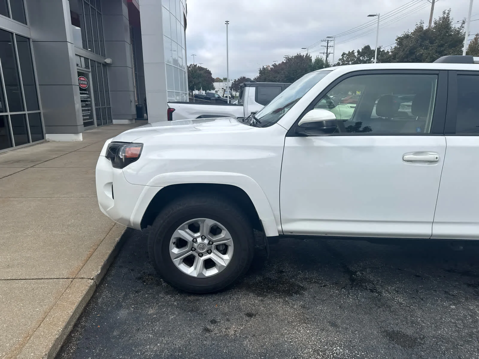 Used 2024 Ice Cap Toyota SR5 image 4