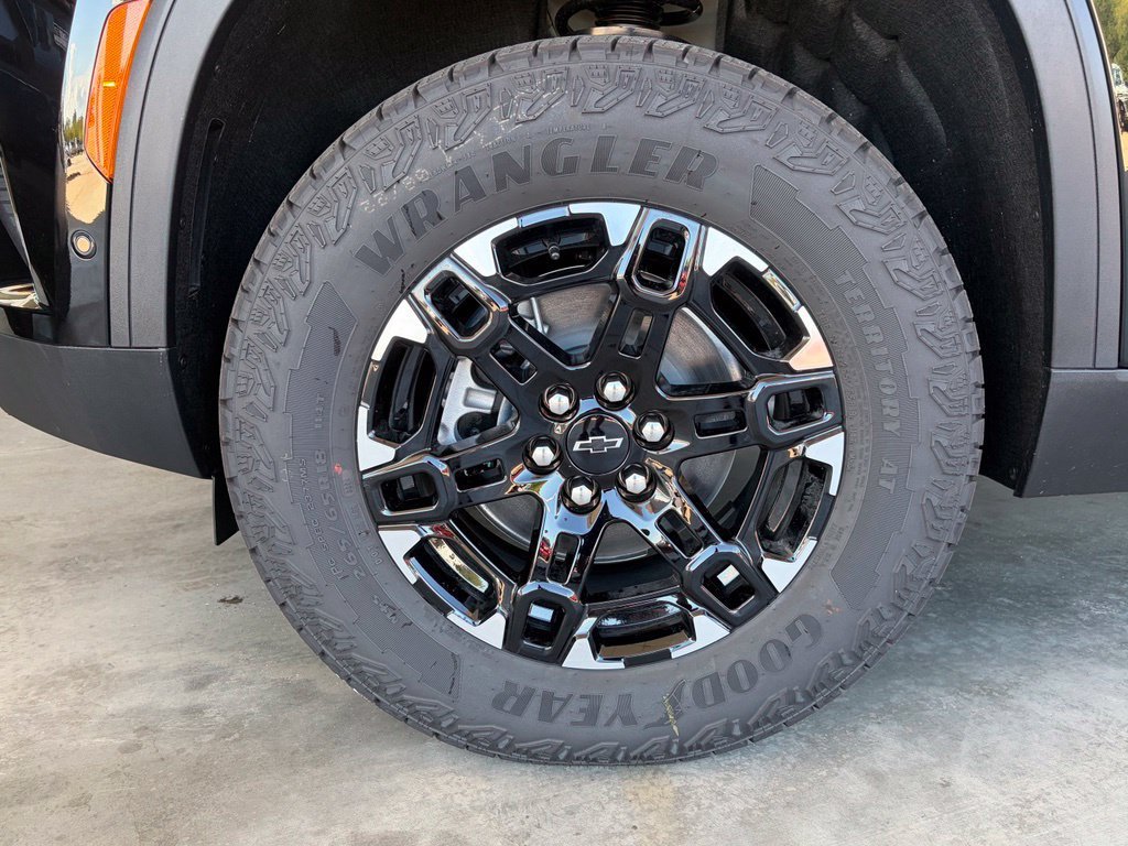 2027 Chevrolet Traverse Z71 - Photo 12