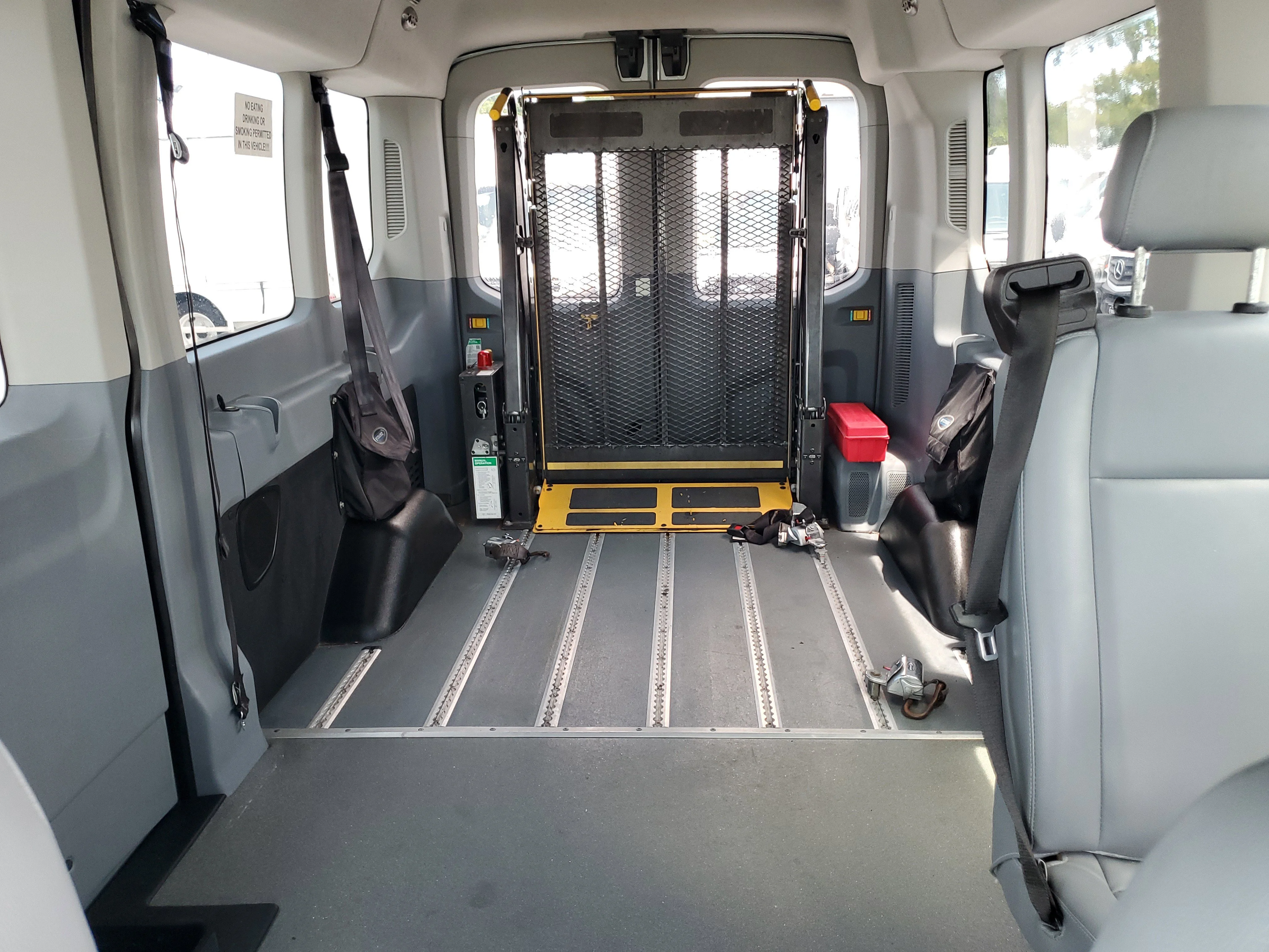 2015 Ford Transit XLT - Photo 22