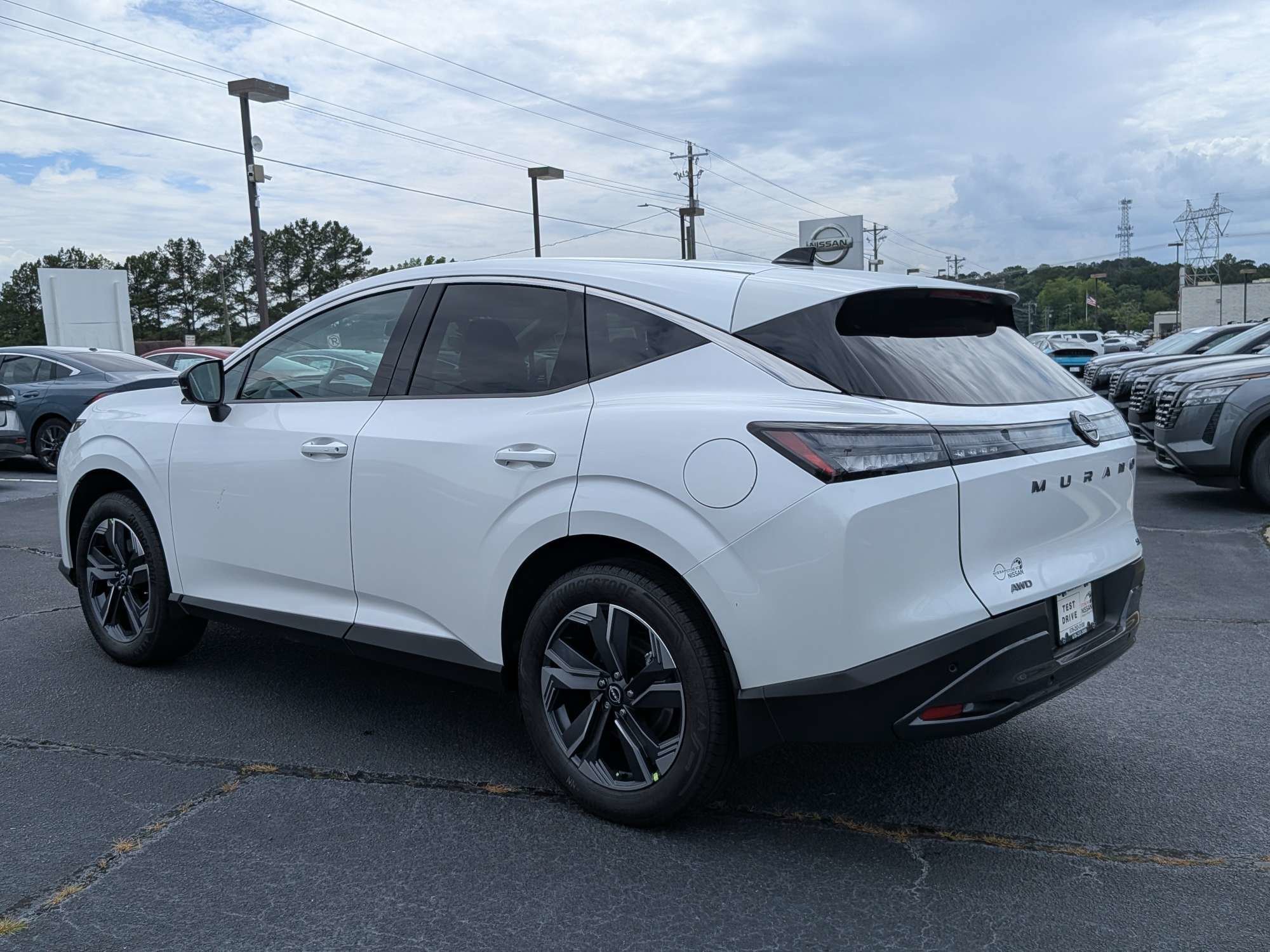 New 2026 White Nissan SL image 5