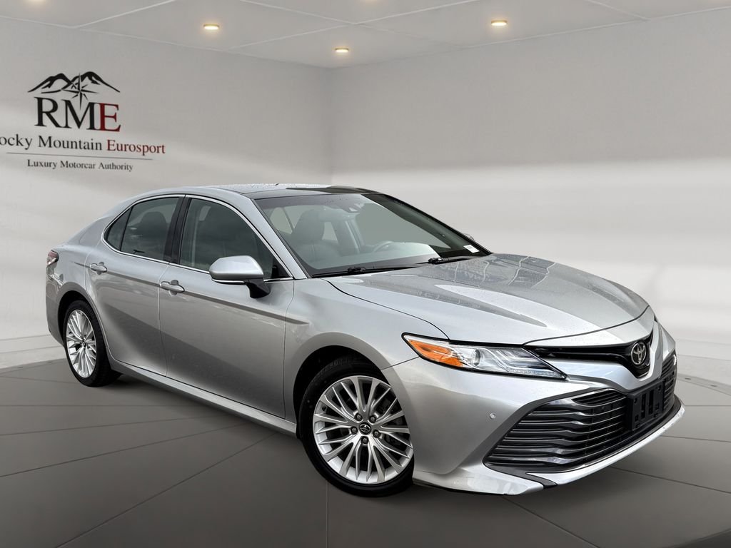 Used 2018 Silver Toyota XLE image 1