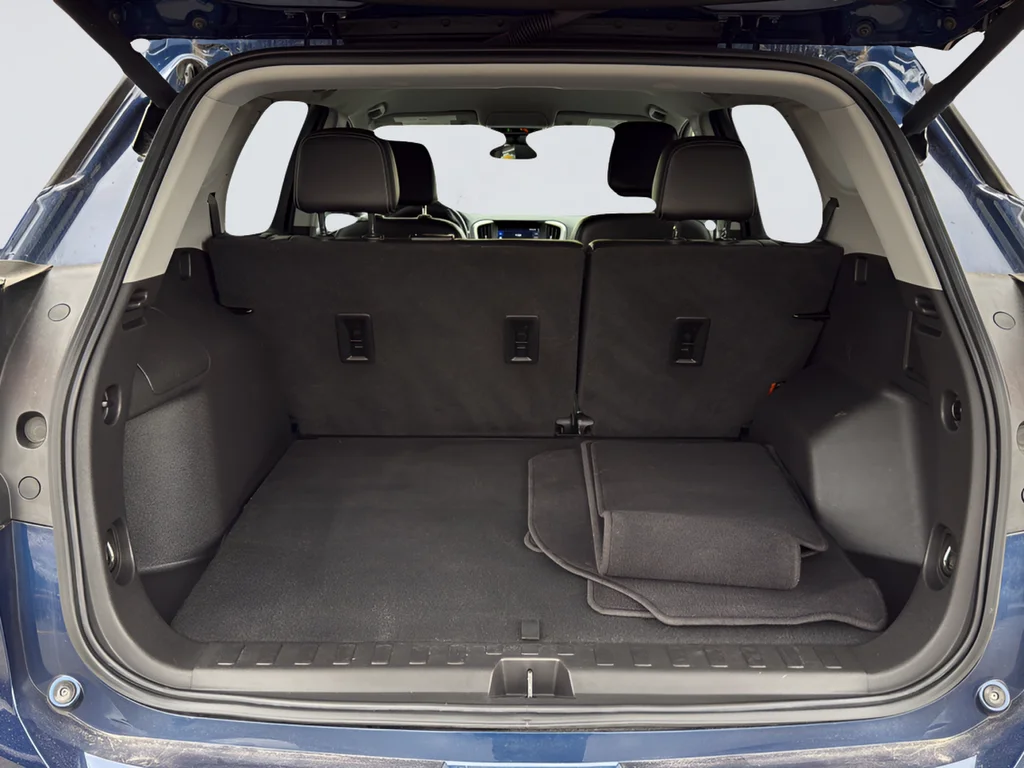 Used 2022 Blue GMC SLT image 9