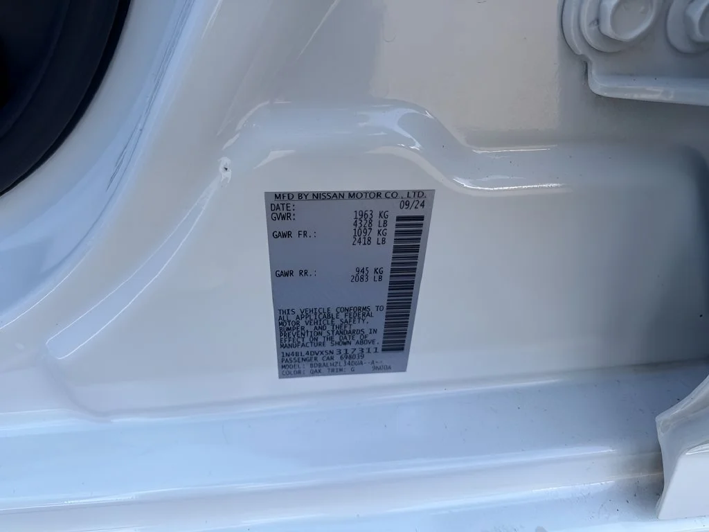 Used 2025 White Nissan SV image 29