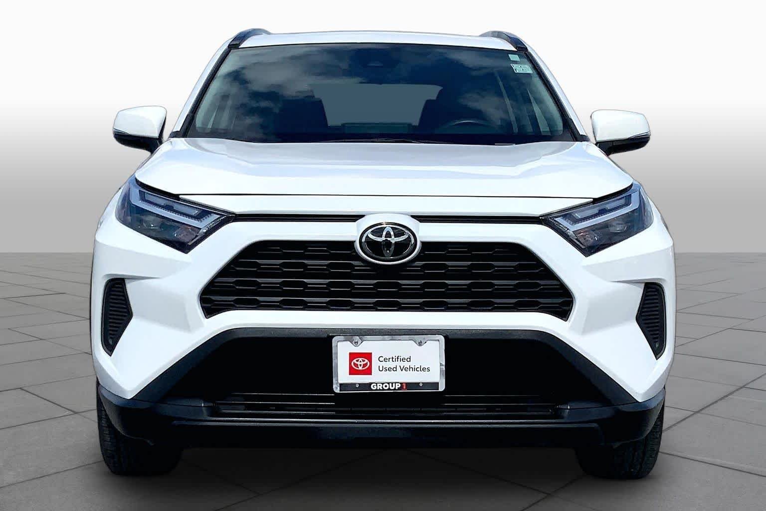 Used 2024 Ice Cap Toyota XLE image 3