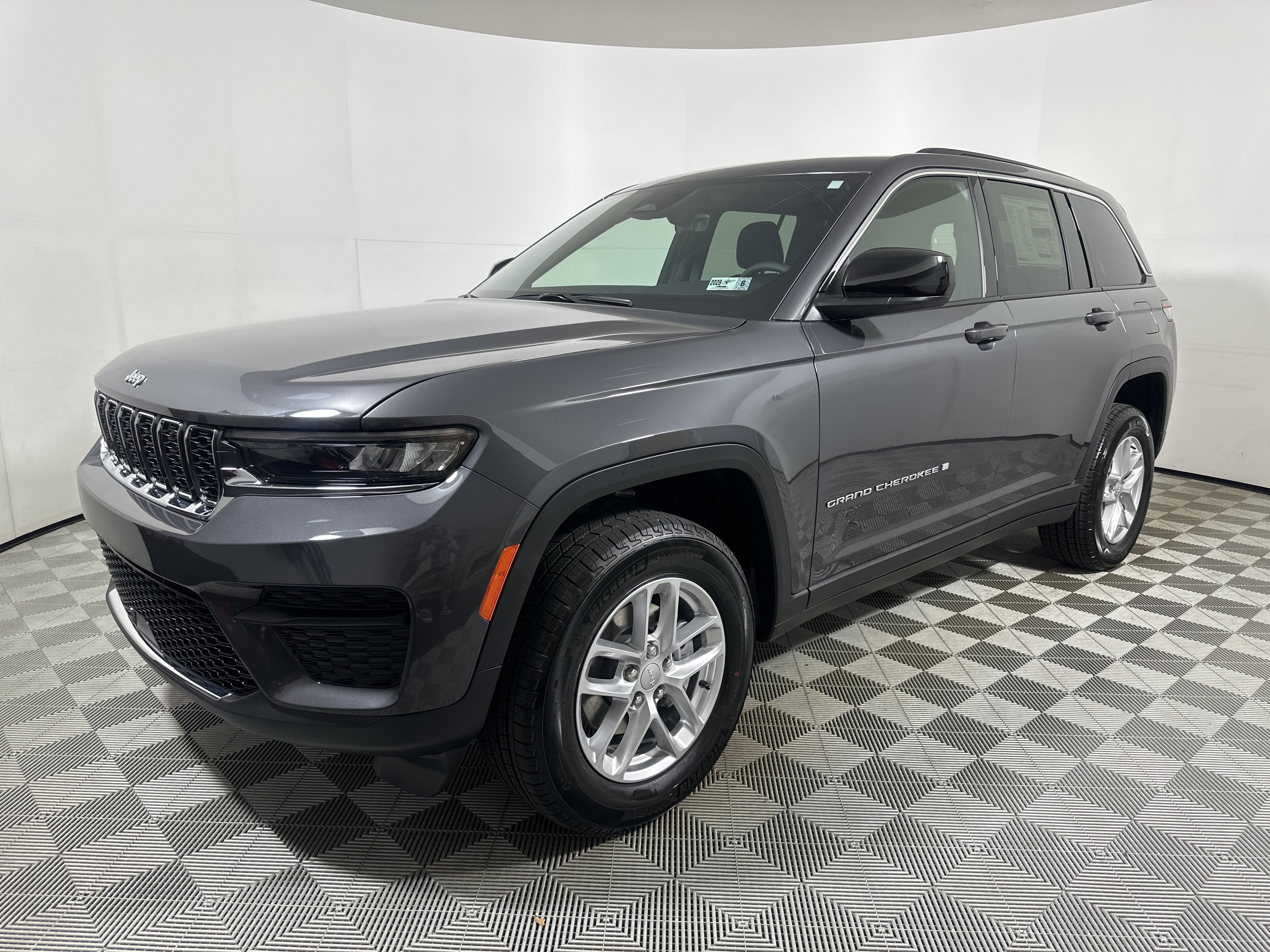 New 2026 Baltic Gray Metallic Clear-Coat Exterior Paint Jeep Laredo X image 3