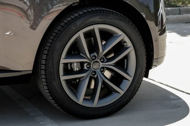 New 2026  Land Rover SE image 72