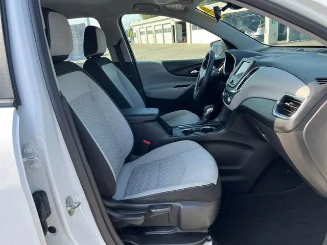 Used 2022 Summit White Chevrolet LS image 9