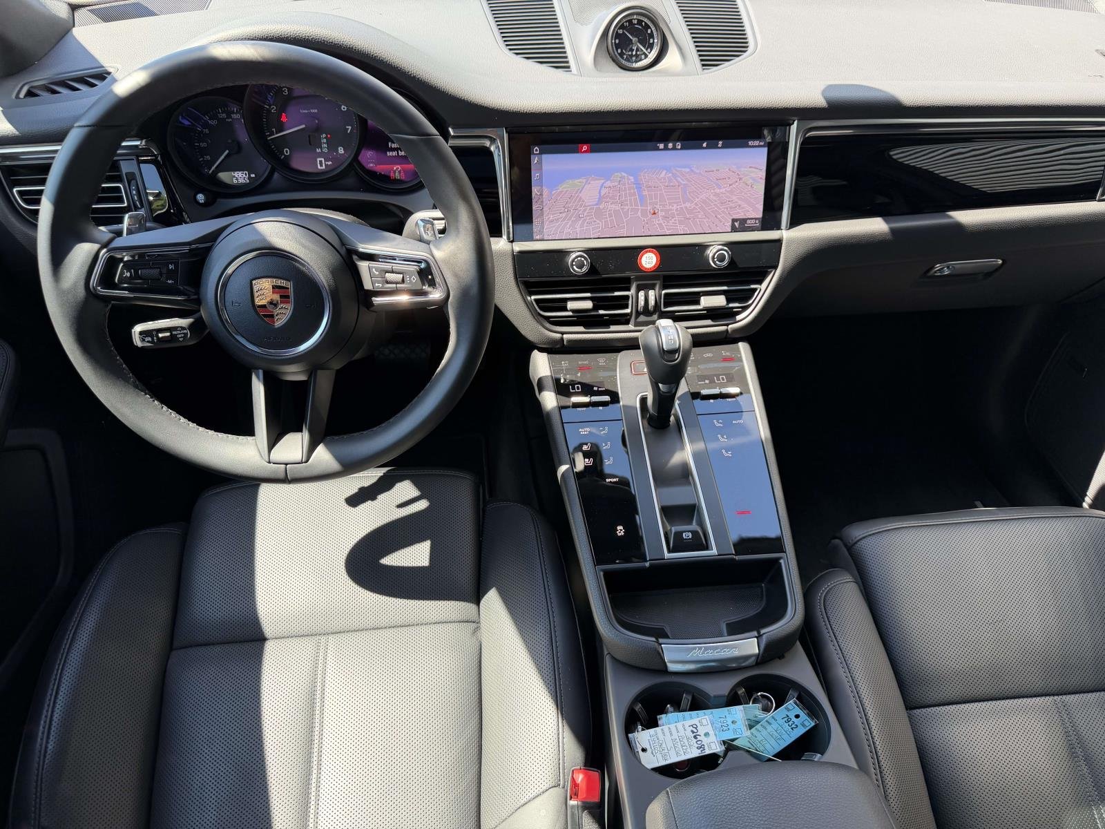 2026 Porsche Macan - Photo 16