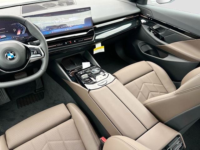 New 2026 White BMW 530i image 18