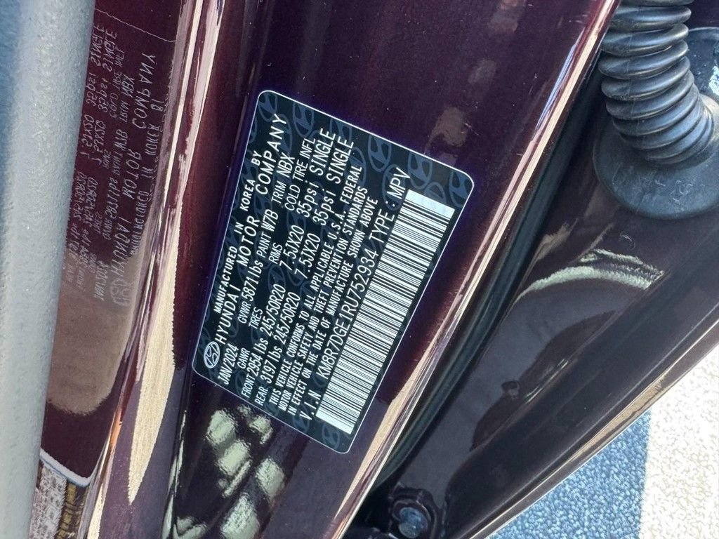 Used 2024 Red Hyundai Calligraphy image 31